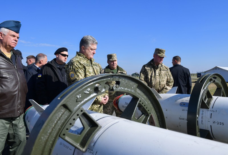 Українська армія продовжує глибоку модернізацію озброєння та військової техніки  - Президент