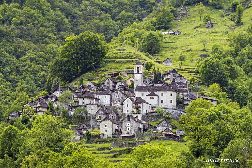 Из деревни в Швейцарии хотят сделать отельный комплекс