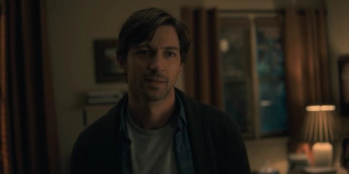     / The Haunting of Hill House (1 /2018) WEB-DLRip